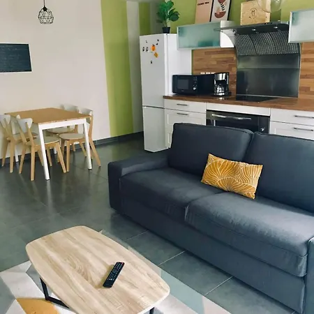 60 M² Avec Parking - Proche Centre De *