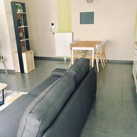 60 M² Avec Parking - Proche Centre De *